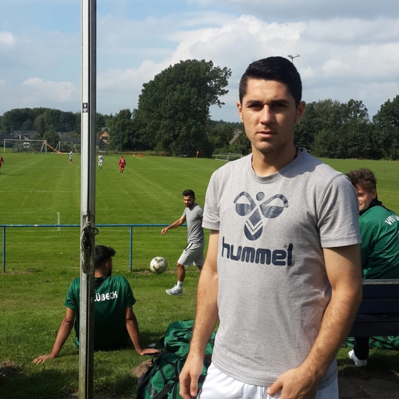 ڕامیار ئازاد چاوی لە گۆڵکاری یانە ئەڵمانیەیەکە